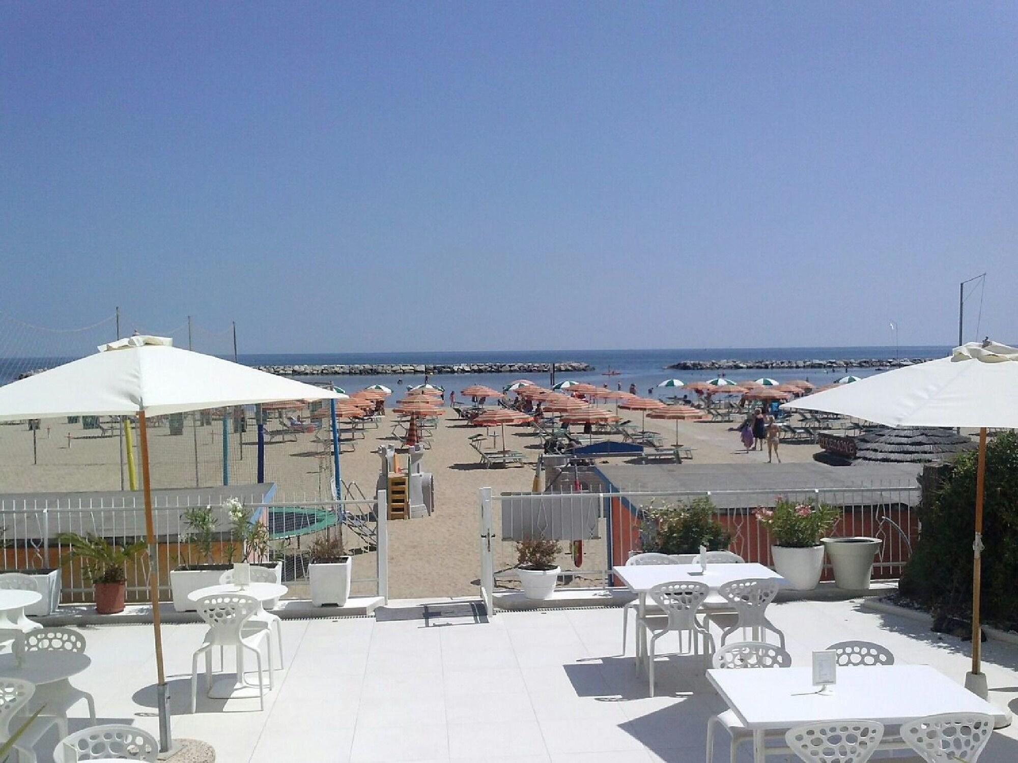 Riviera Mare Beach Life Hotel Римини Экстерьер фото